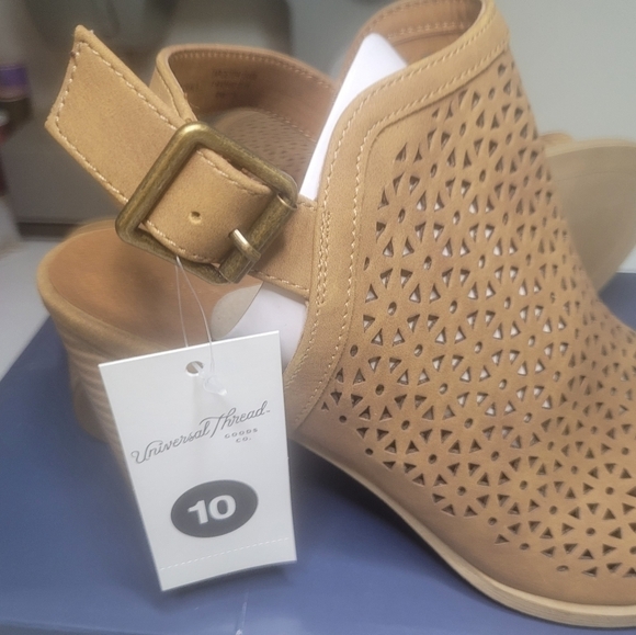 New in box Heeled Sling Back Cut Out women Boots size 10 - Picture 13 of 14